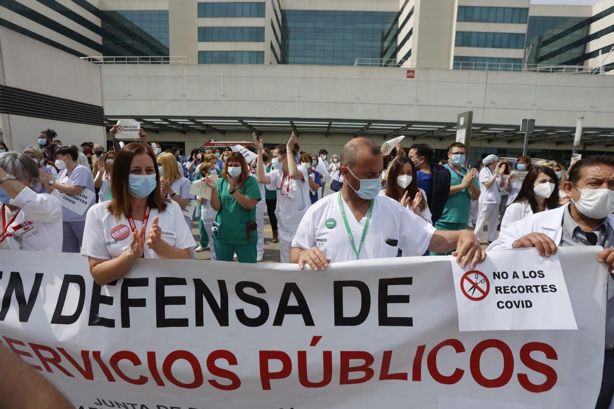 Personal sanitario protesta ante la falta de "transparencia" en la bolsa de Sanitat