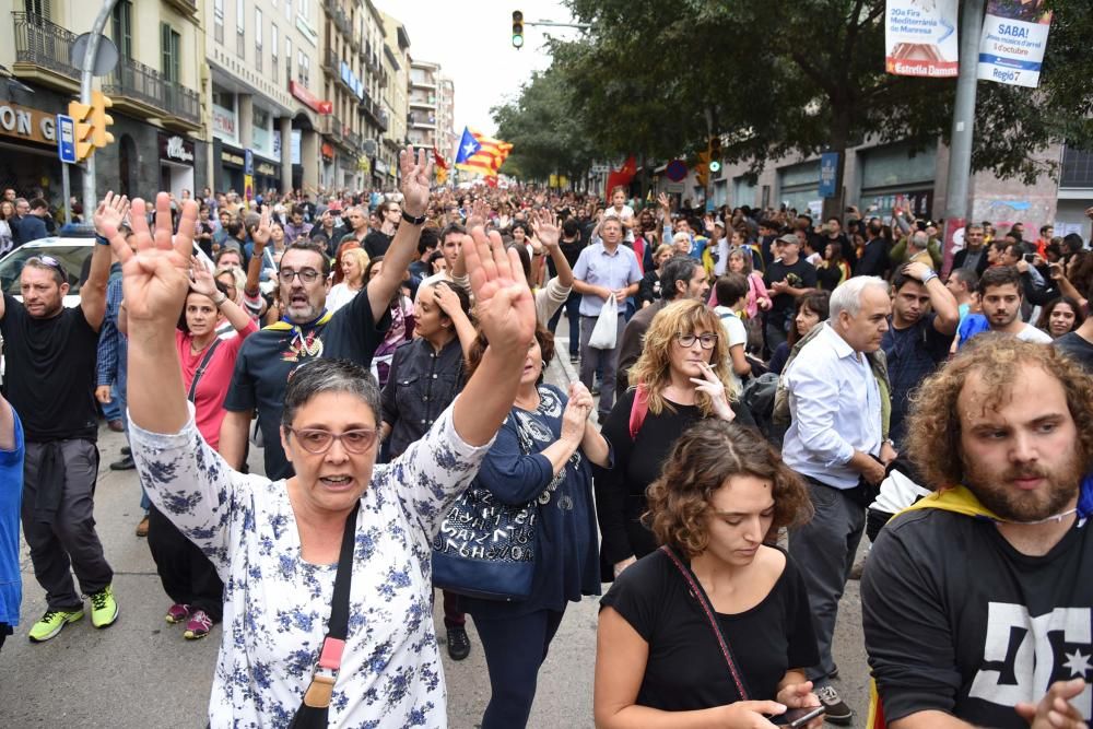 Multitudinària manifestació contra la violència a Manresa