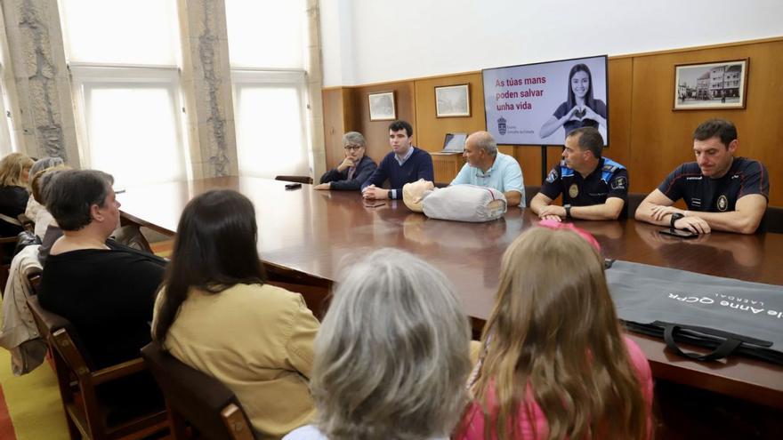 Acto con la presencia del alcalde, cuerpos de seguridad y colectivos vecinales.