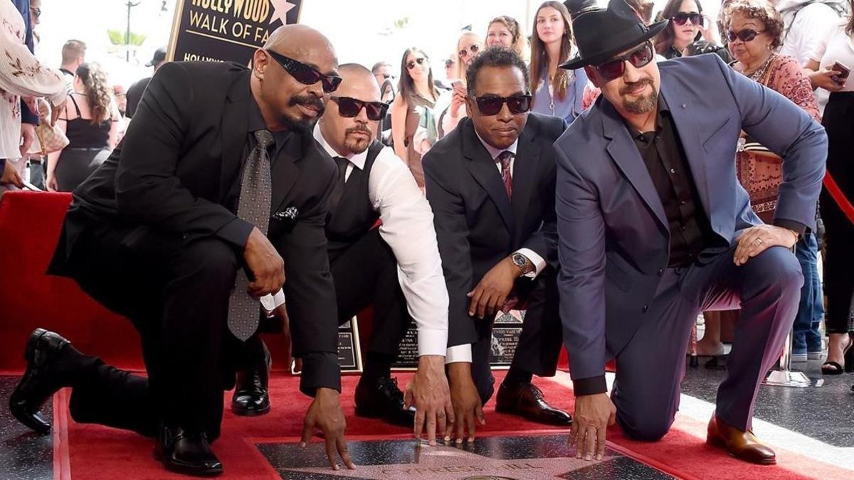 Los integrantes de Cypress Hill, con su estrella en el Paseo de la Fama, en Hollywood.