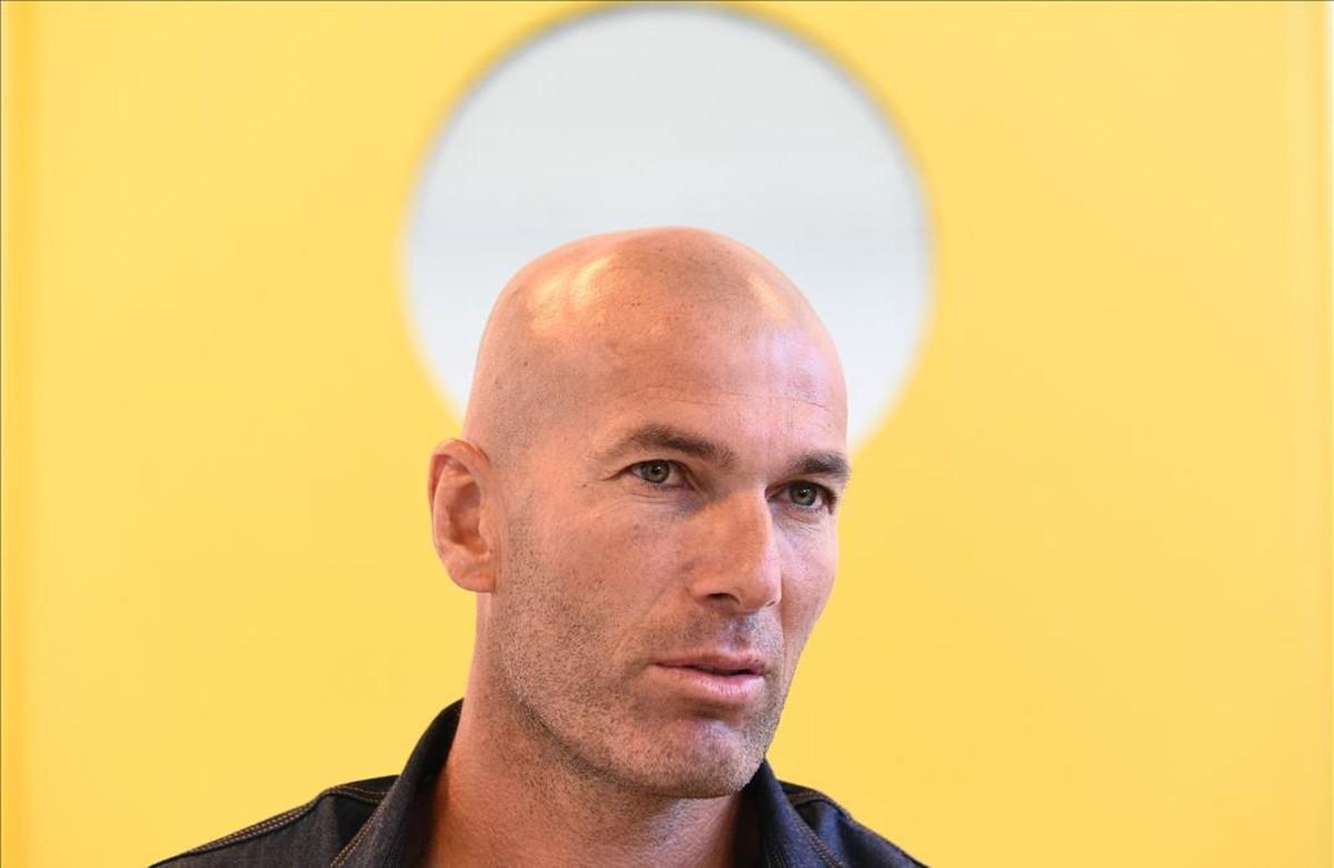 tecnicomadrid35772912 real madrid s coach zinedine zidane attends a press conferen tecnicomadrid35772912 real madrid s coach zinedine zidane attends a press conferen