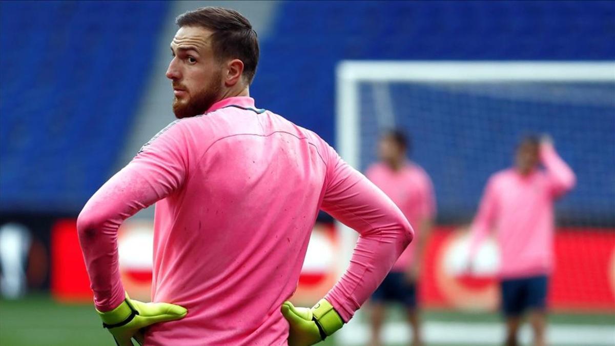 Oblak dio el susto en el calentamiento de la final