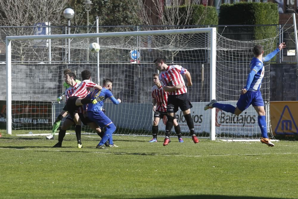 El partido entre el Real Avilés y el Siero, en imágenes