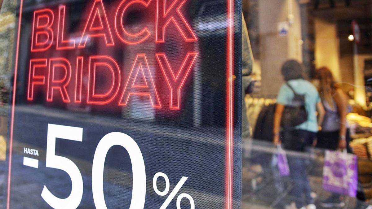 Cartel con el que un comercio anuncia el Black Friday.