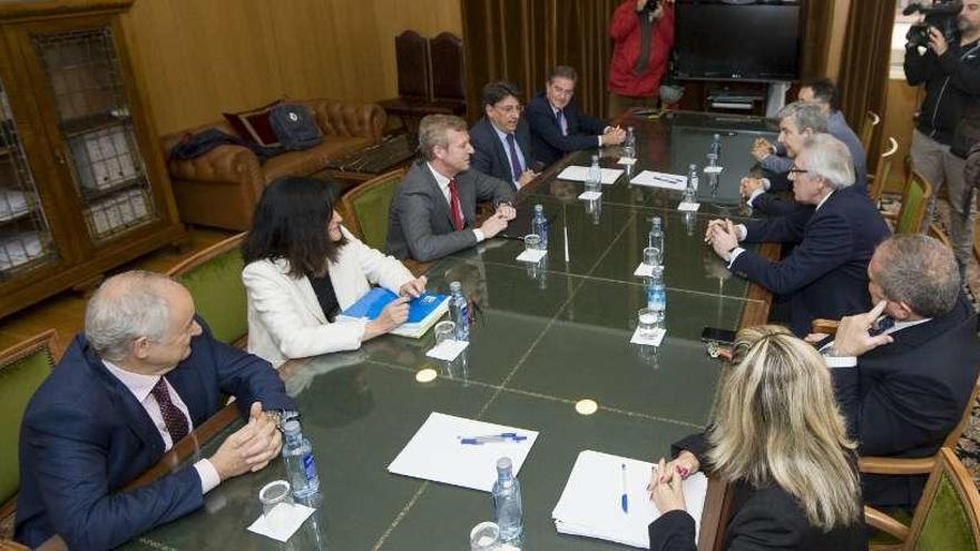 Reunión ayer de miembros de la Xunta, TSXG y el Consejo General del Poder Judicial. // Casteleiro