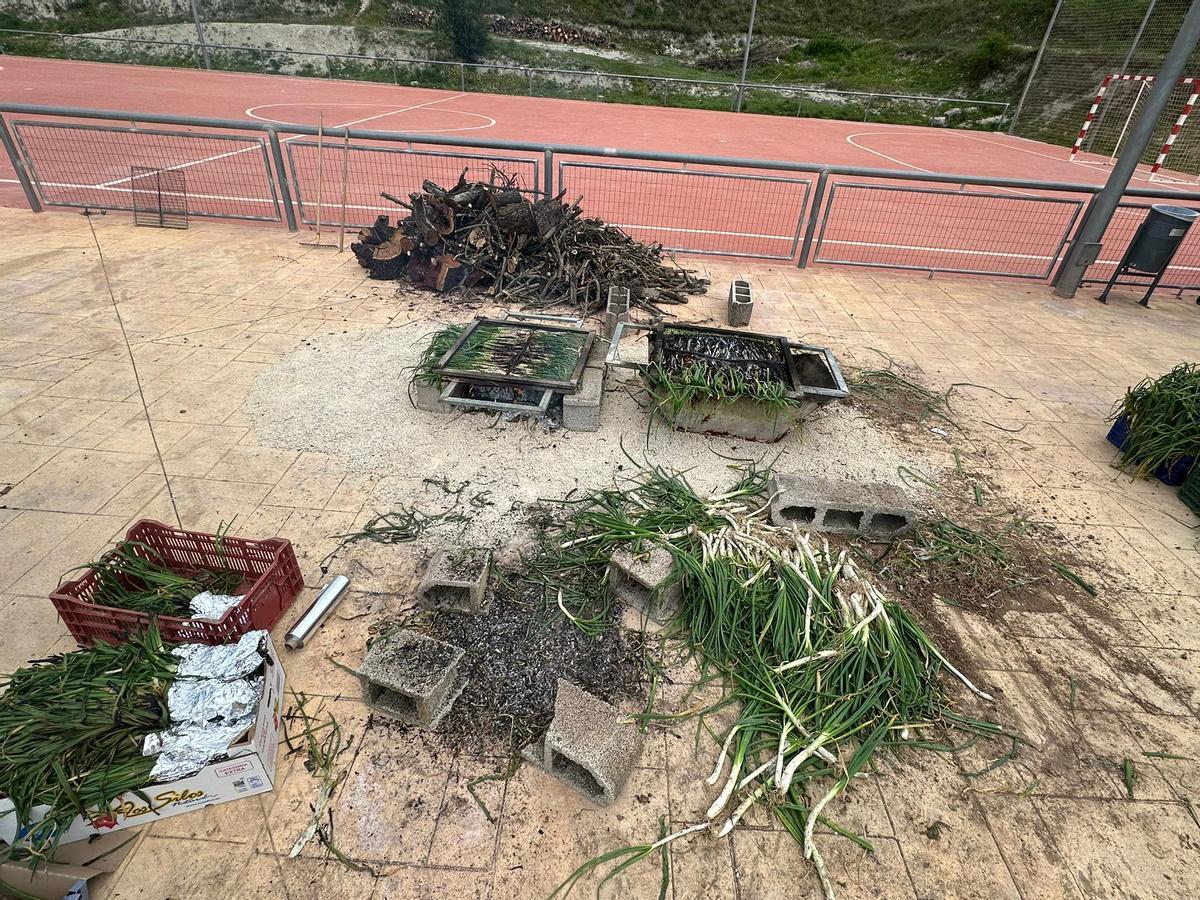 Preparación de la calçotada en Quatretondeta