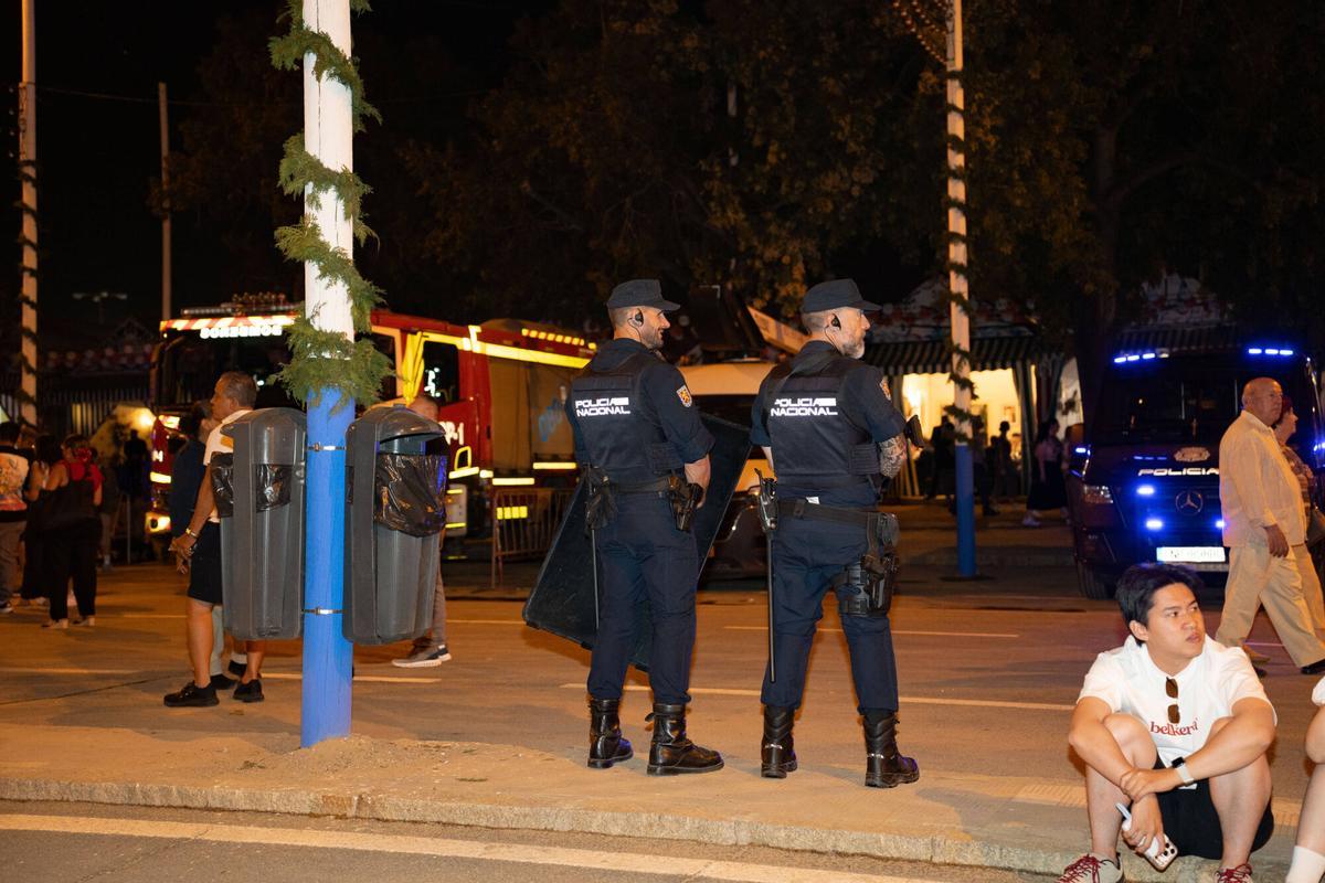 Policía Nacional en el Real de la Feria de Abril