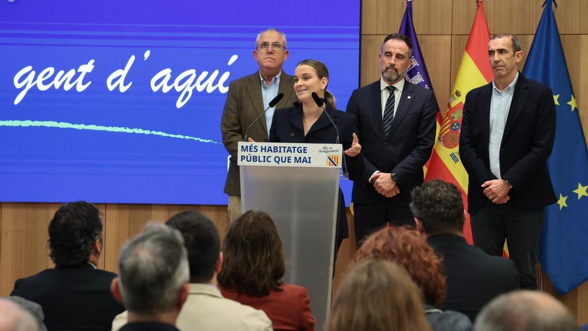 La presidenta del Govern, Marga Prohens, en la presentación del plan de choque de vivienda pública celebrado esta mañana