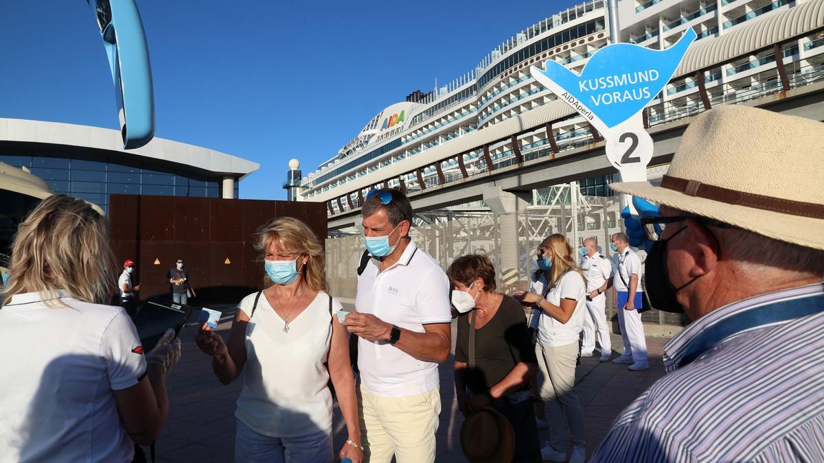 Llega el primer crucero internacional al puerto de Málaga tras la pandemia