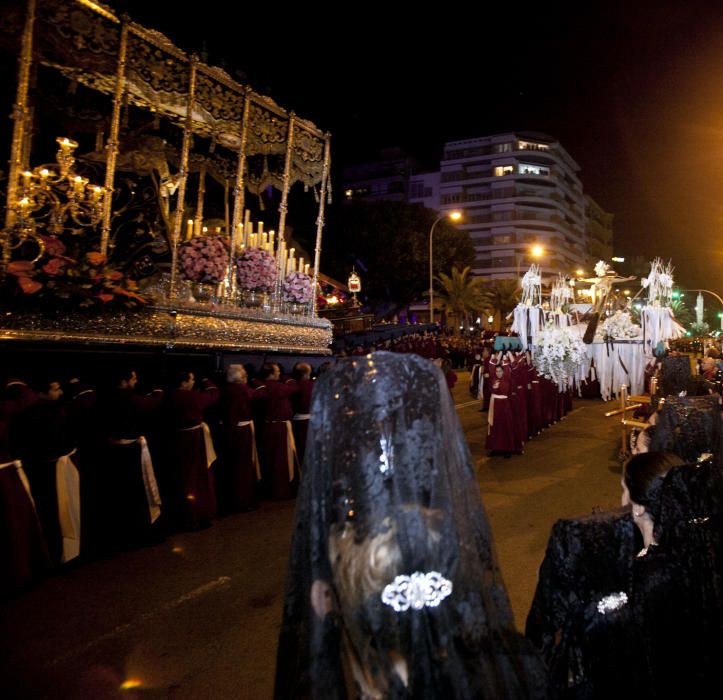 La Santa Cena procesiona por Alicante