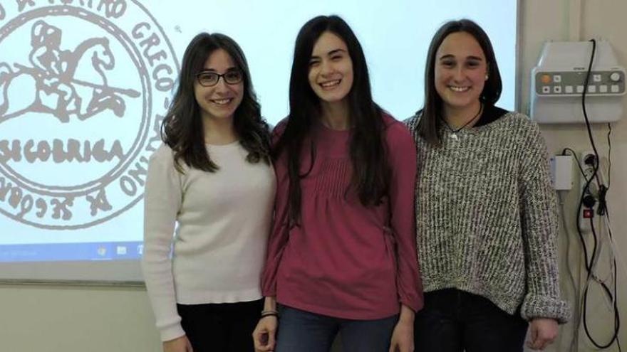 Por la izquierda, Alena Horvàth, Paula García y Lucía Nicieza.