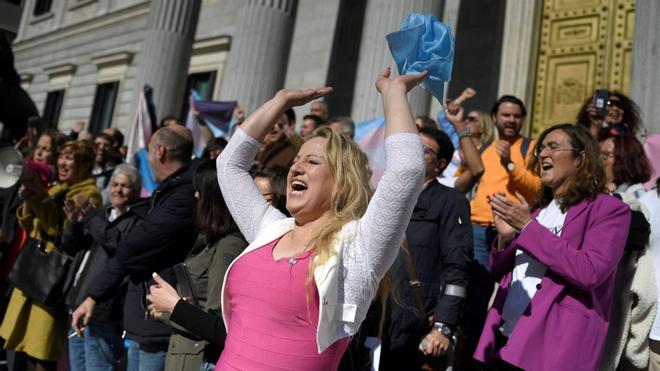 Aprobada la ley trans en el Congreso | FOTOS