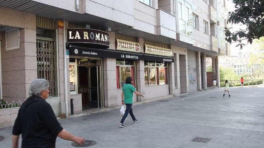 Un guardia civil intenta atracar un restaurante en Ourense