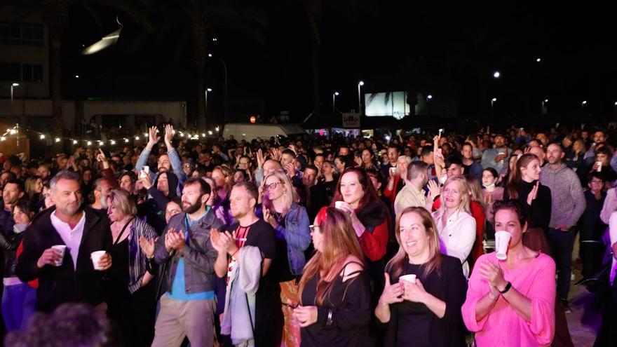 Sant Antoni baila con el regreso de la fiesta de La Movida