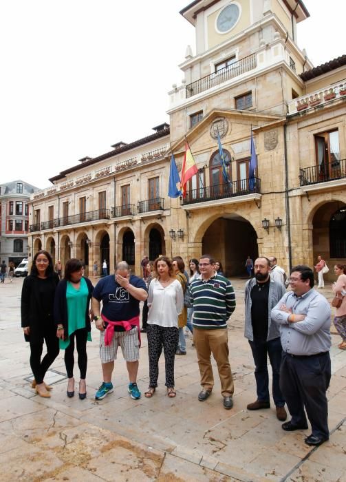 Julio García con los grupos políticos de Oviedo