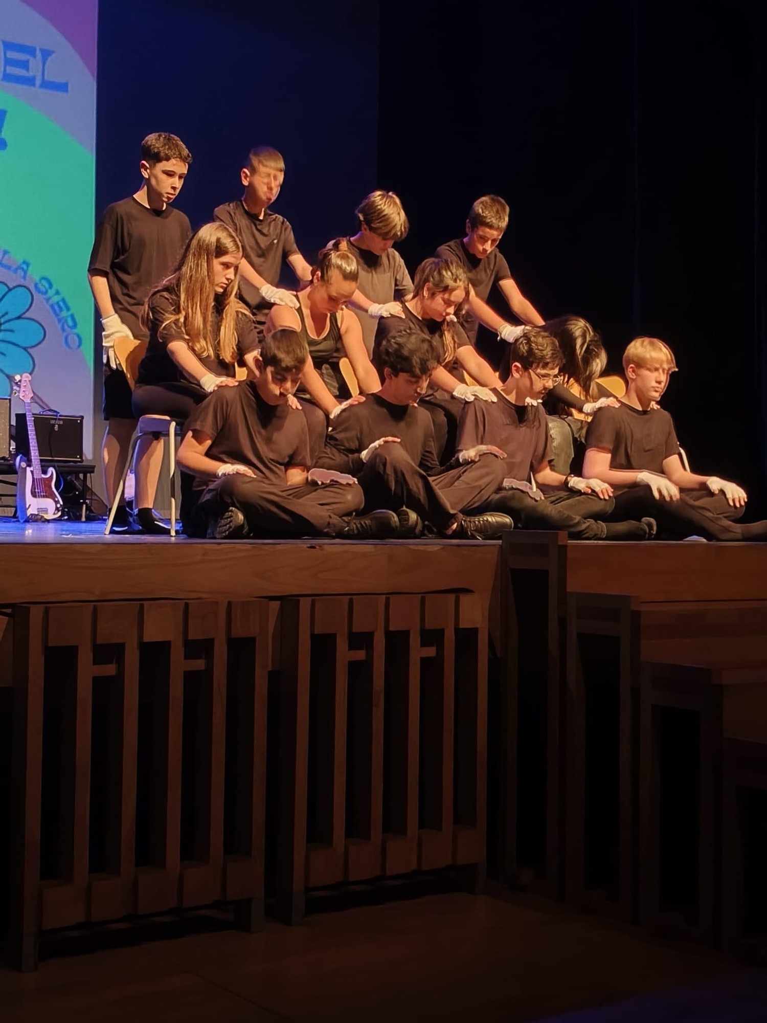 El Festival Artístico del IES Río Nora, en la Pola, en imágenes