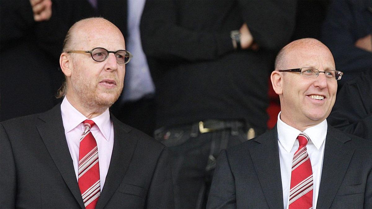 Avram Glazer y Joel Glazer, propietarios del Manchester United