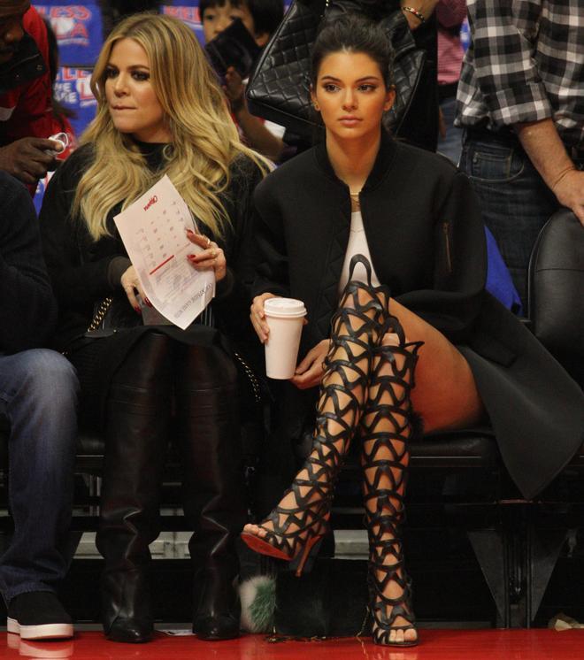Kendall Jenner con botas Sophia Webster.
