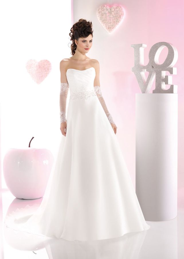 Los vestidos de novia más deseados: blanco puro con pocas ornamentaciones