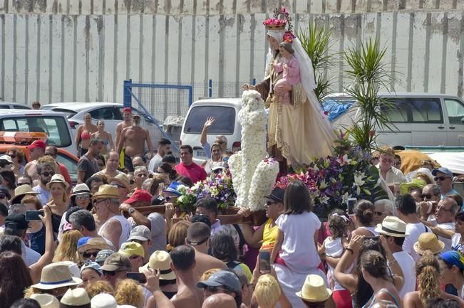 Procesión marítima de la Virgen del Carmen ...