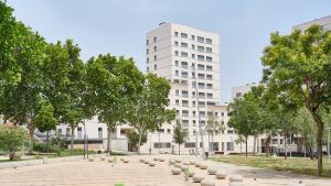 LEdifici C Casernes al barri de Sant Andreu, el quart i darrer edifici de la promoció Casernes