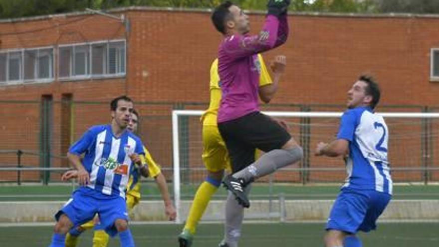 La UE l&#039;Alcúdia es todavía más líder tras derrotar en el derbi al Carcaixent