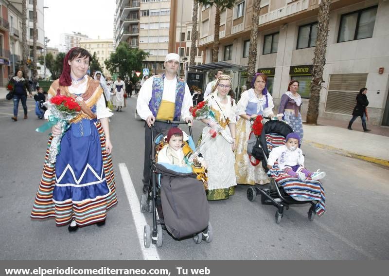 Galería de fotos --  La Ofrenda de Flores pudo con el frío y el viento