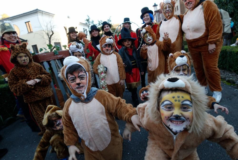 Concurso de carnaval en el Centro Social de La Corredoria