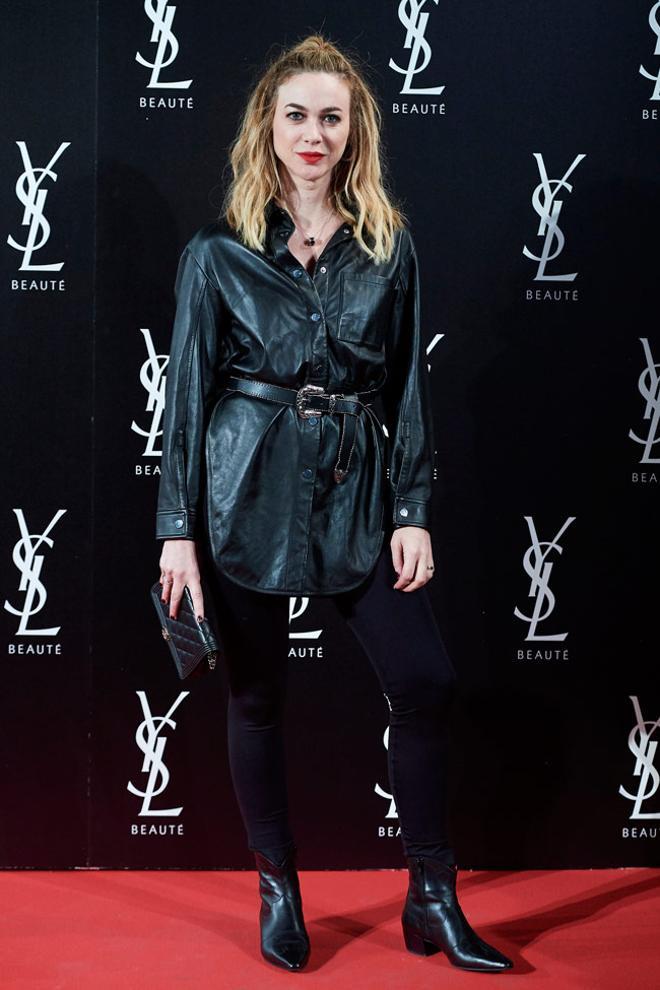 El look de fiesta de Marta Hazas con leggings negros en la presentación de YSL.