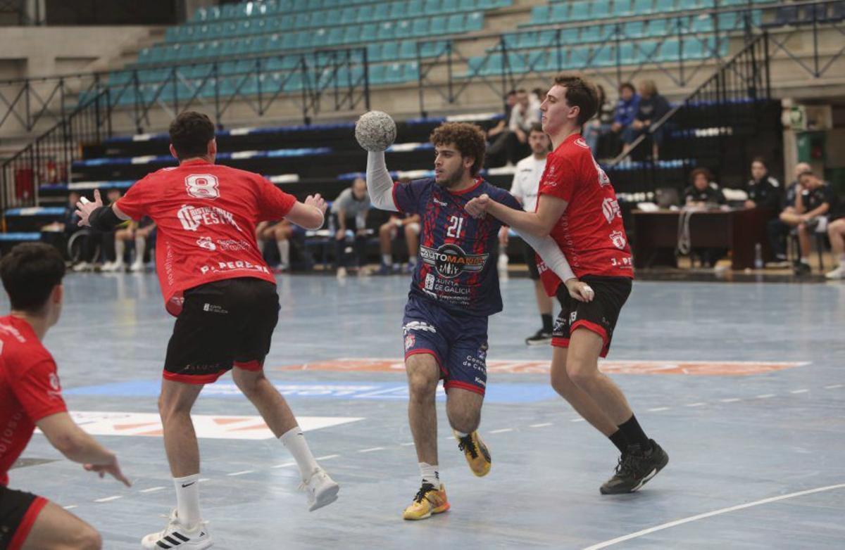 Rahim en una acción del partido entre Luceros y Culleredo.