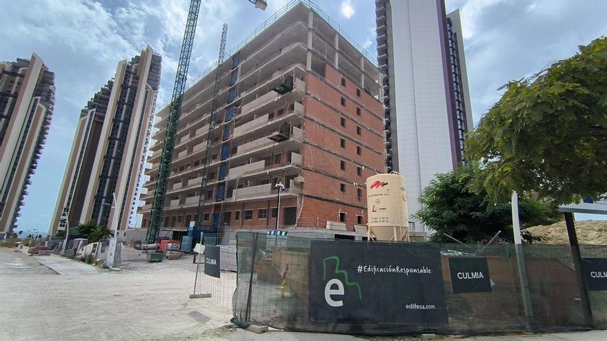 El PSPV denuncia que la vivienda protegida se dispara en Benidorm: hasta 25.760 euros más por casa