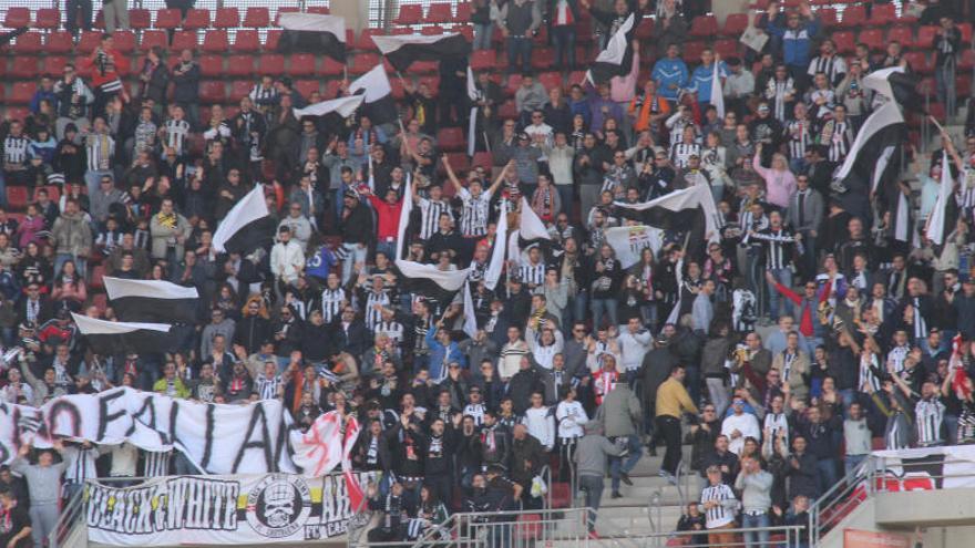 Aficionados del FC Cartagena en el derbi de la primera vuelta de la liga en Nueva Condomina