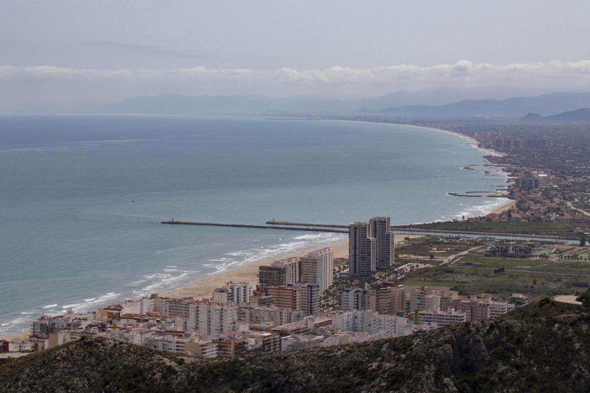 Vistas de la playa desde el castillo.