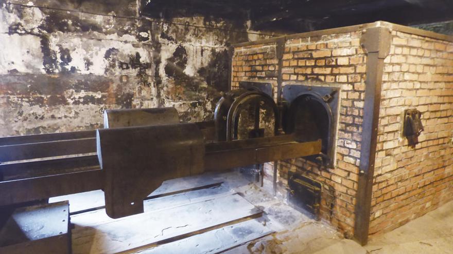 Horno crematorio en el que introducían los cadáveres de los prisioneros tras llevarlos a la cámara de gas.