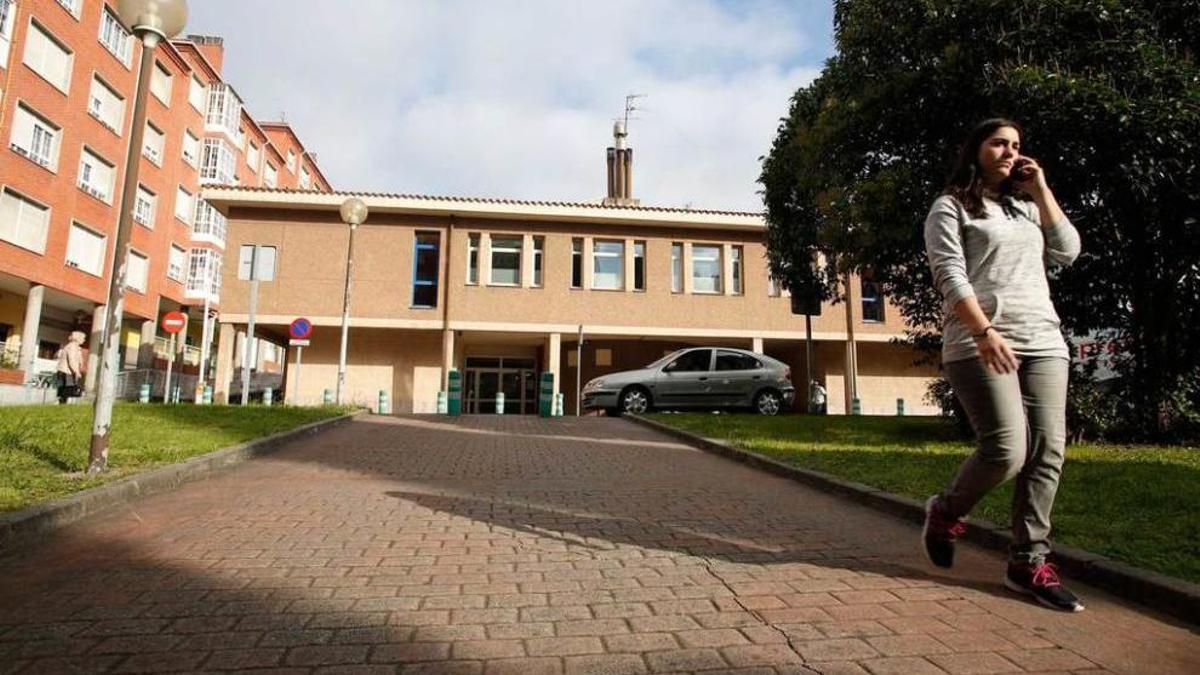 "La situación dista de ser idílica", replican los usuarios del centro de salud de Sabugo