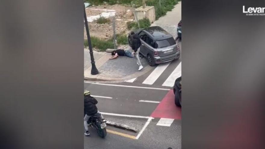 Brutal agresión en Benicalap: deja inconsciente de un puñetazo a un conductor por una discusión de tráfico