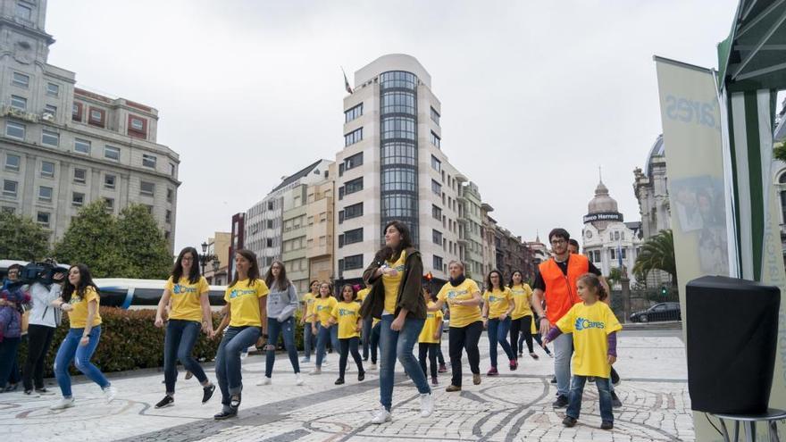 Flashmob para apoyar a la Asociación Galbán