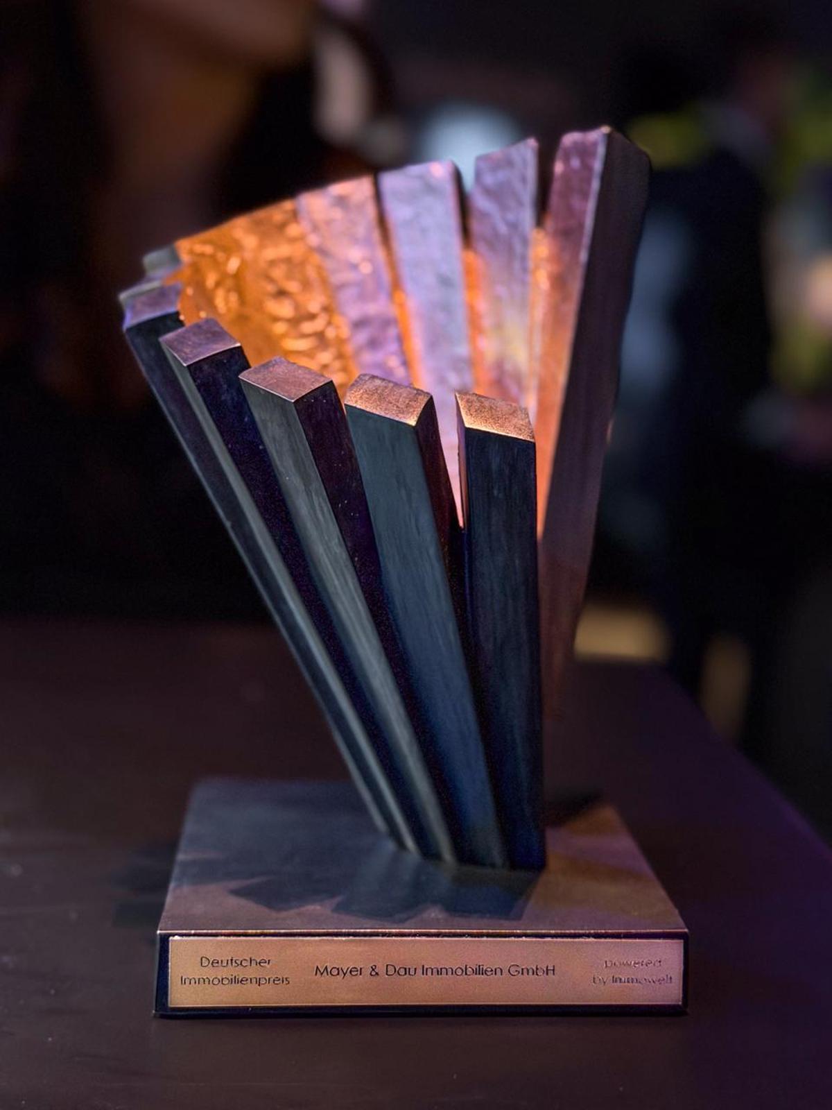 Wird bald im Büro in Palma stehen: der Deutsche Immobilienpreis 2026.