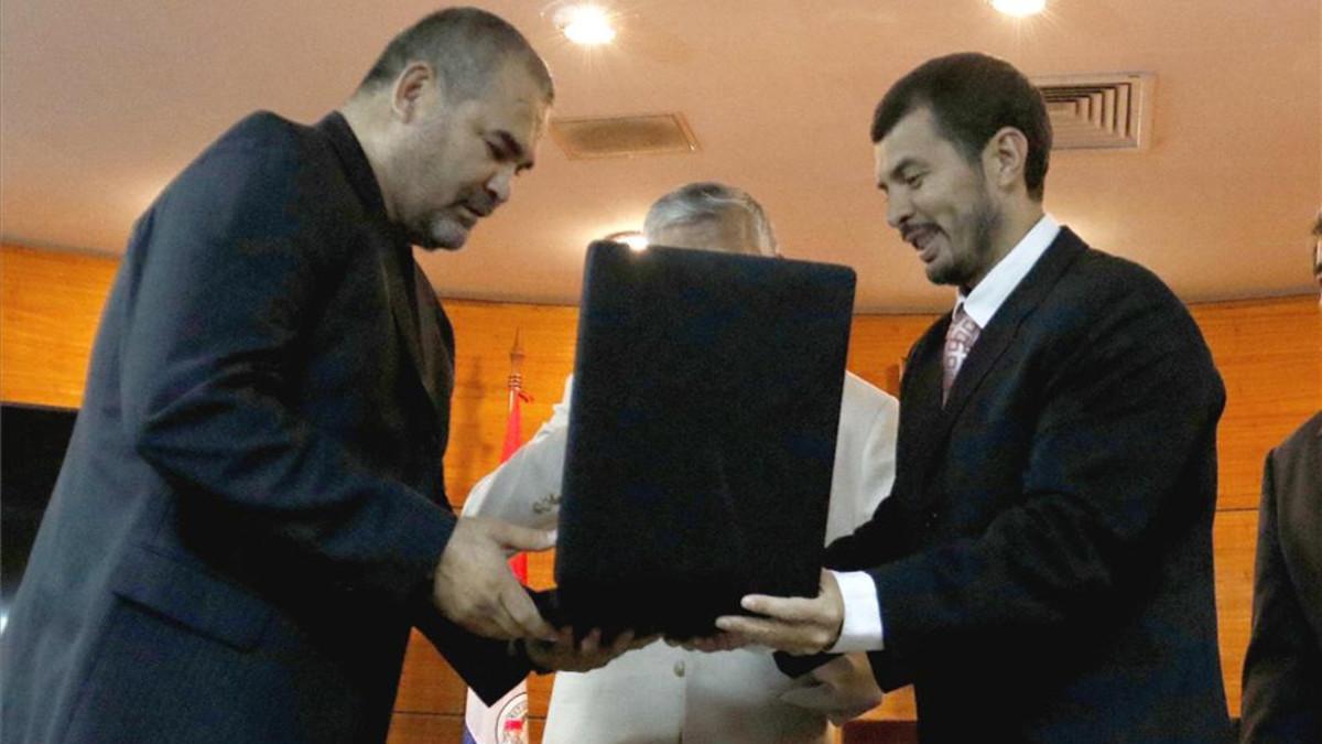 Chilavert recibió una placa conmemorativa en honor a su trayectoria