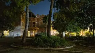 El pati del Casino de Manresa, a les fosques des de dimecres