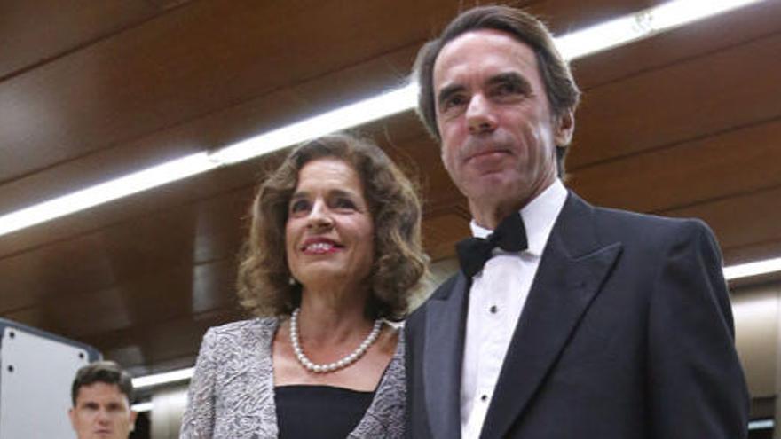 Aznar, días atrás con su esposa, Ana Botella.