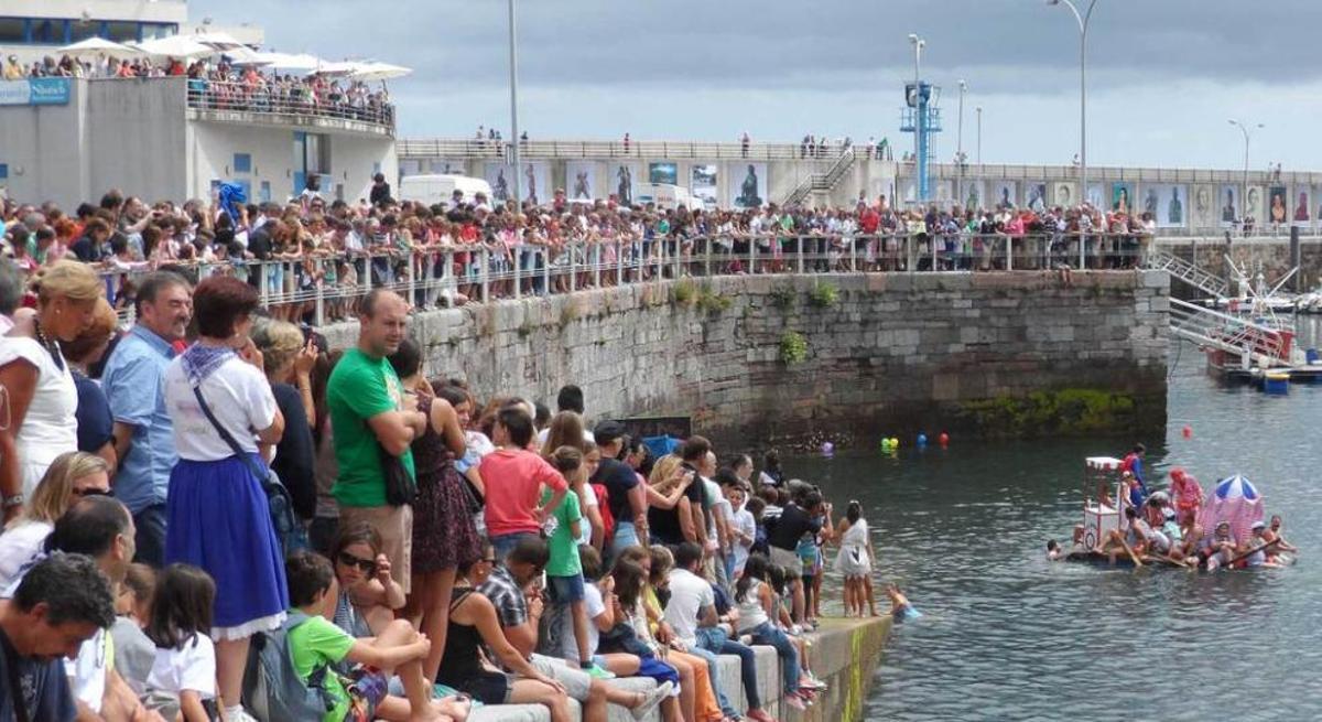 Candás se sumerge en la juerga