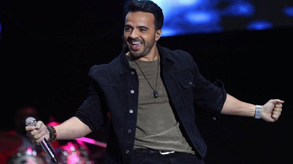 Luis Fonsi será el telonero del Athletic Club y FC Barcelona por el 90º aniversario del San Mamés | El País