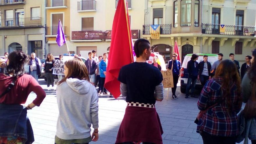 Mig centenar d&#039;estudiants es manifesten a Manresa contra la LOMCE