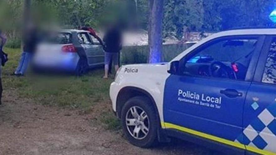 La Policia Local de Sarrià denuncia quatre joves que feien «botellón»