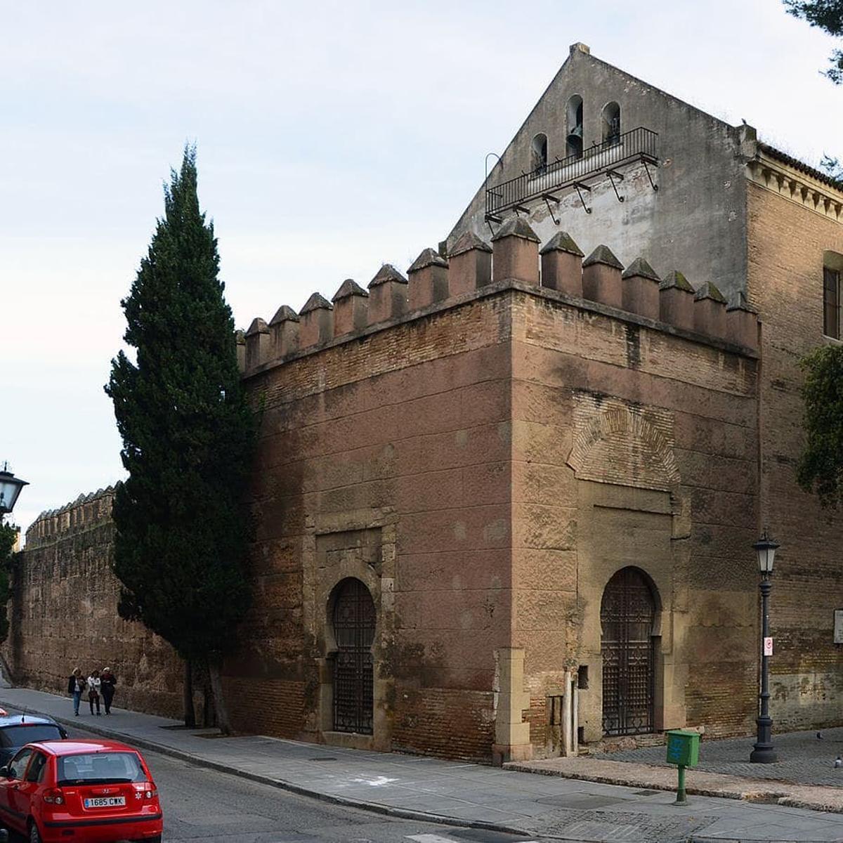 Torre y Puerta de Córdoba antes de su restauración
