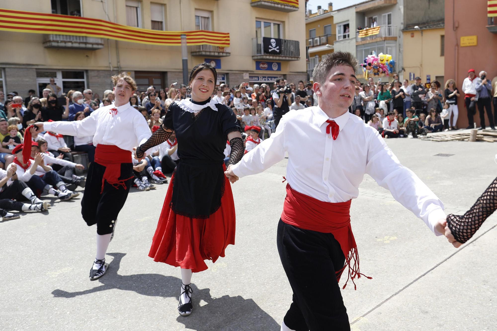 El Ball del Cornut i la plantada de l'arbre tornen a Cornellà del Terri