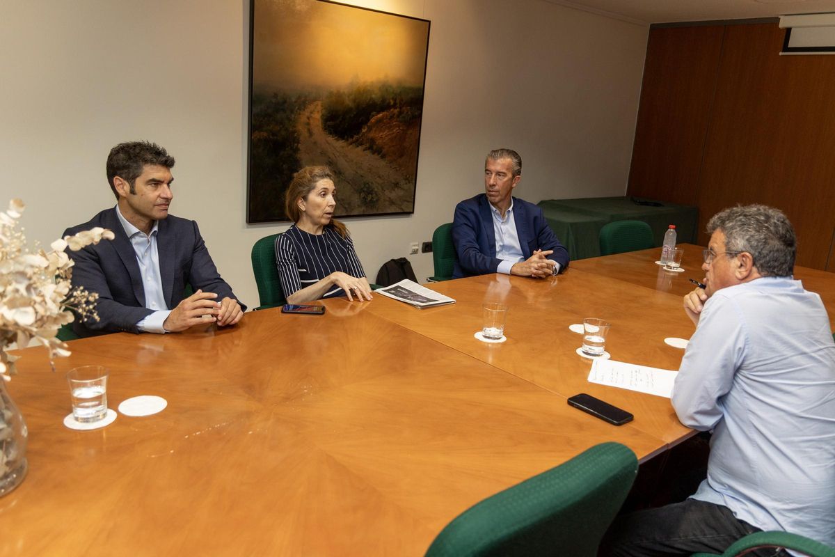Firma del convenio para la celebración del IV Fórum de IA en Alicante