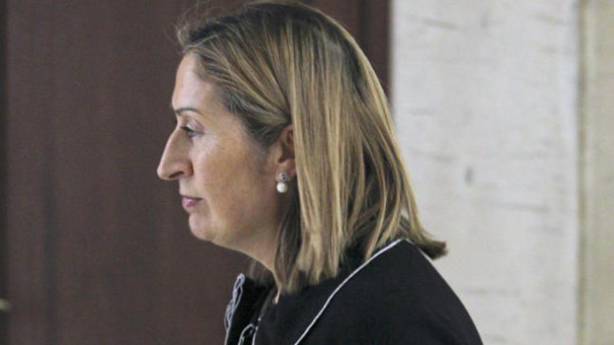 La ministra de Fomento, Ana Pastor, en el Ministerio