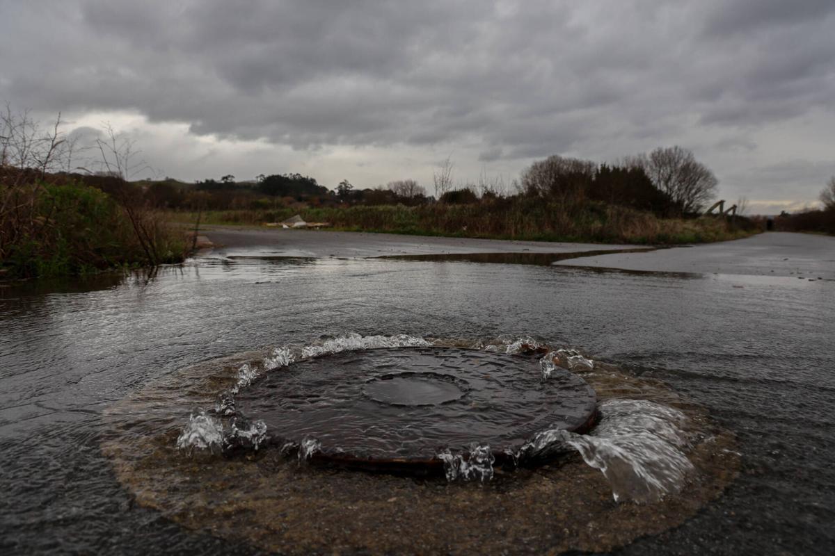 Colectores rebosantes en Vilanova de Arousa